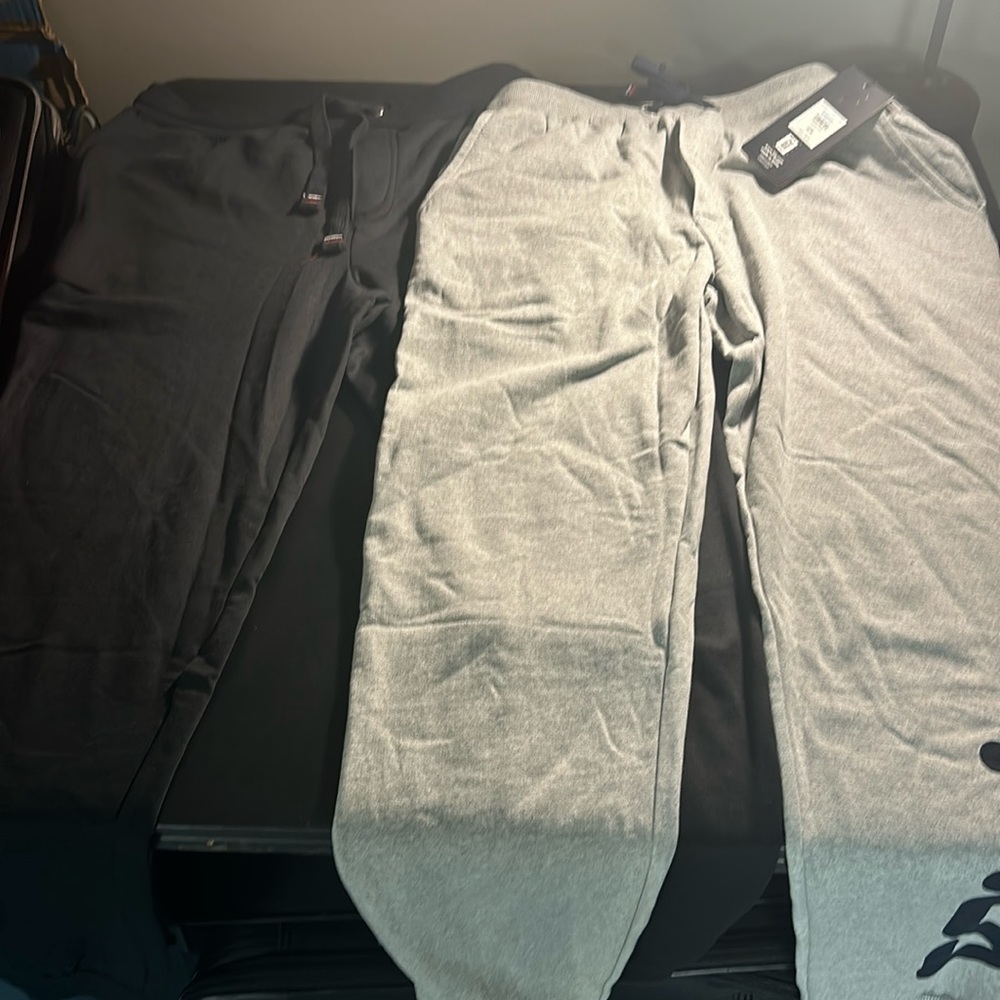 Pair of NEW Men’s Fila Sweatpants Joggers L Large